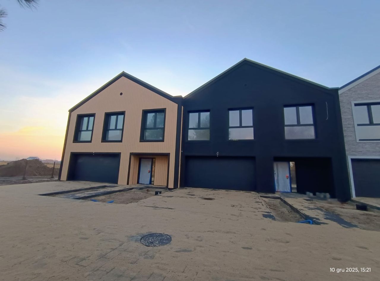 bliźniak, 5 pokoi Łady. Zdjęcie 2