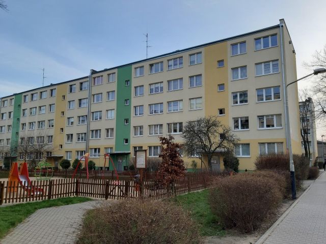 Mieszkanie 3-pokojowe Pabianice Piaski, ul. gen. Jarosława Dąbrowskiego. Zdjęcie 1
