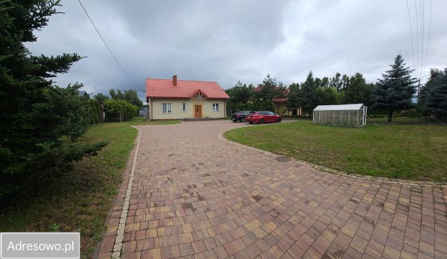 dom wolnostojący, 4 pokoje Dąbrówka-Ług. Zdjęcie 1