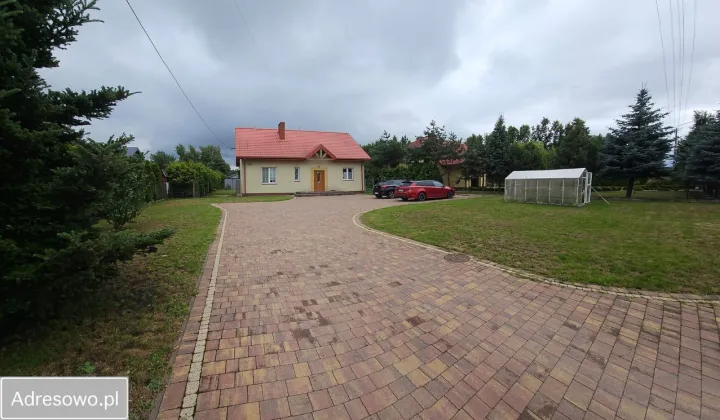 dom wolnostojący, 4 pokoje Dąbrówka-Ług