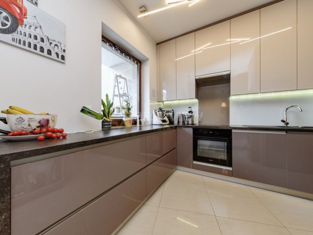 Mieszkanie 3-pokojowe Warszawa Wilanów, ul. Księdza Prymasa Augusta Hlonda. Zdjęcie 4