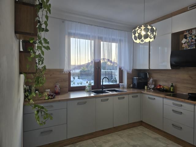 dom wolnostojący, 4 pokoje Sitne. Zdjęcie 6