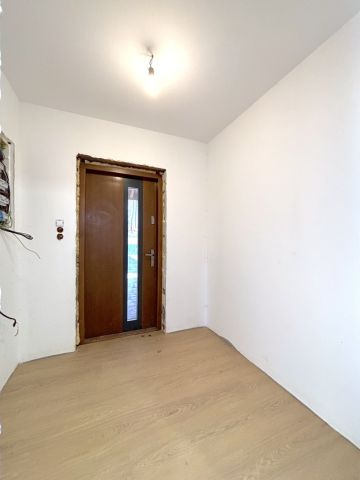 dom wolnostojący, 4 pokoje Lubenia. Zdjęcie 6