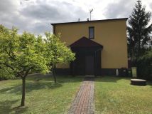 dom wolnostojący, 4 pokoje Łask, ul. 9 Maja. Zdjęcie 1