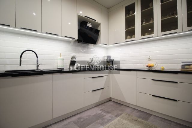 Mieszkanie 4-pokojowe Szlichtyngowa, ul. Rynek. Zdjęcie 2