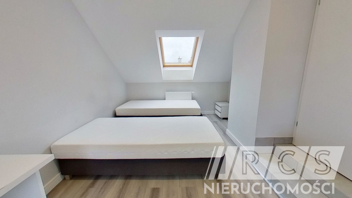 dom szeregowy, 5 pokoi Tyniec Mały. Zdjęcie 11