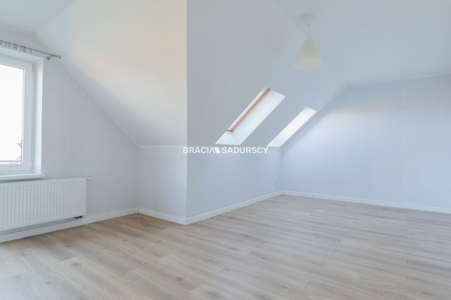 bliźniak, 6 pokoi Wola Luborzycka. Zdjęcie 27