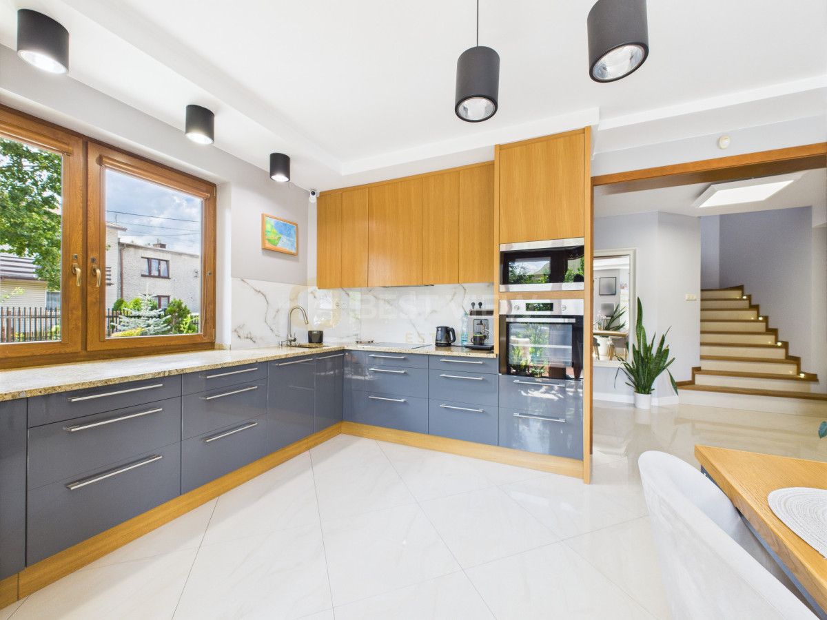 dom wolnostojący, 6 pokoi Ząbki, ul. Sasanki. Zdjęcie 4