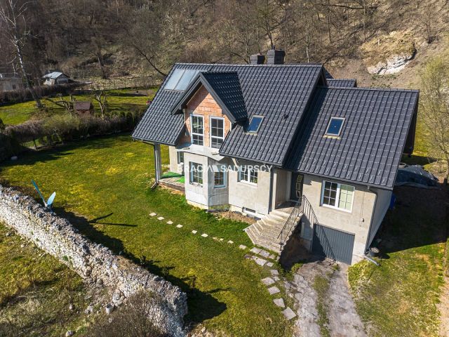 dom wolnostojący, 7 pokoi Kraków Zwierzyniec, ul. Księcia Józefa. Zdjęcie 15