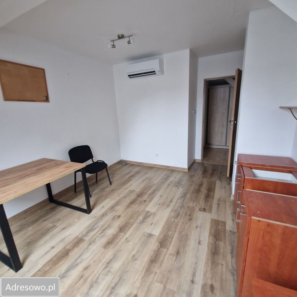 Biuro Kielce Centrum, pl. Stanisława Moniuszki. Zdjęcie 6