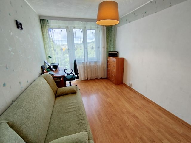 Mieszkanie 3-pokojowe Jelenia Góra Zabobrze, ul. Zygmunta Noskowskiego. Zdjęcie 3