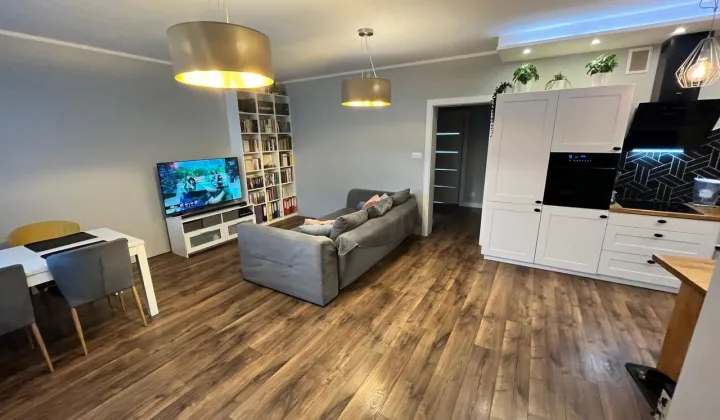 Mieszkanie 4-pokojowe Jelenia Góra Centrum, ul. Osiedle Robotnicze
