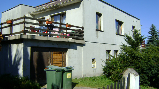 dom wolnostojący, 7 pokoi Żarów, ul. Wiosenna. Zdjęcie 1