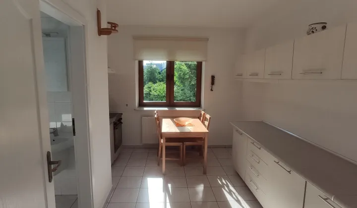 Pokój Ząbki, Sezamkowa