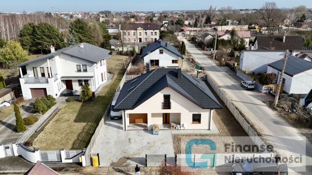 dom wolnostojący, 5 pokoi Skierniewice, ul. Sosnowa. Zdjęcie 1