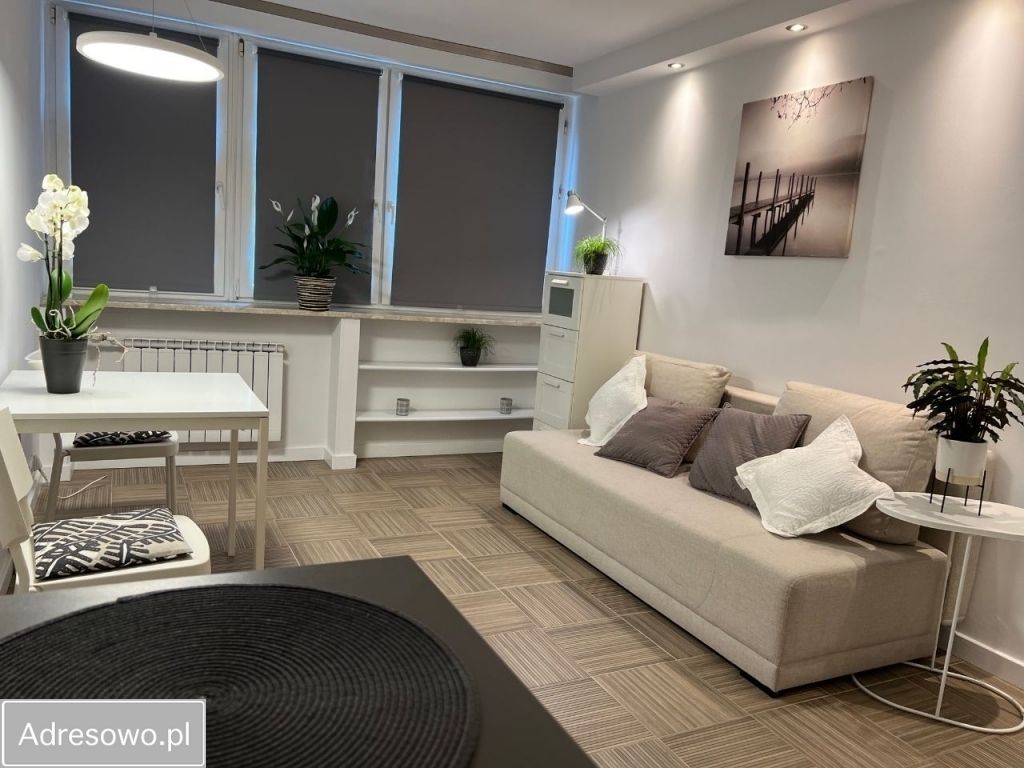 Mieszkanie Warszawa, Ul. Bagno, Bez Pośrednika - 21 M2 - 393 000 Zł