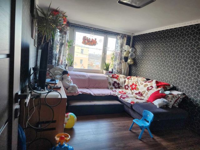 Mieszkanie 3-pokojowe Komorno. Zdjęcie 1