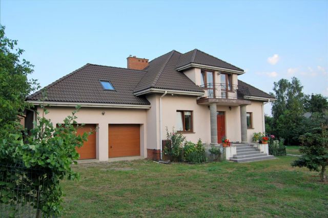 dom wolnostojący, 7 pokoi Trębaczów. Zdjęcie 1