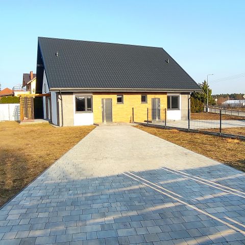 bliźniak, 4 pokoje Karbowo, Liliowa 2. Zdjęcie 1