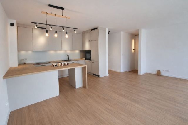 Mieszkanie 3-pokojowe Jelenia Góra Zabobrze, ul. Witolda Lutosławskiego. Zdjęcie 2