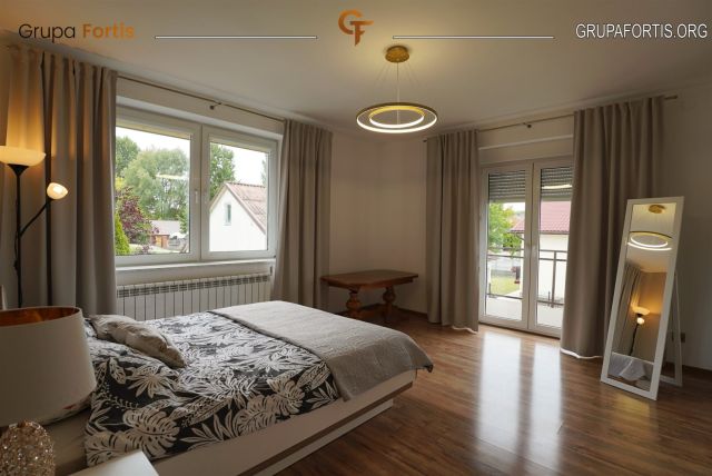 dom wolnostojący, 7 pokoi Kazimierza Wielka, ul. Krakowska. Zdjęcie 12