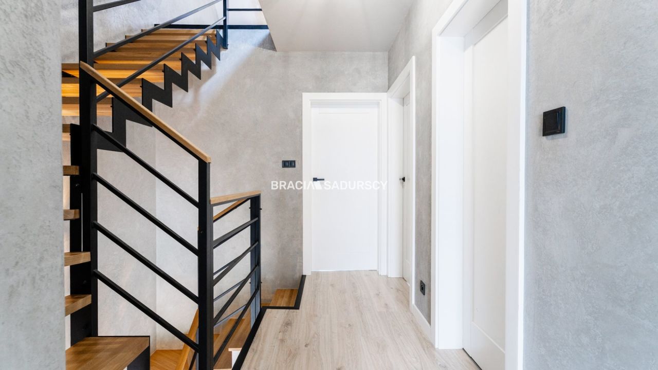 dom szeregowy, 5 pokoi Sułków. Zdjęcie 9