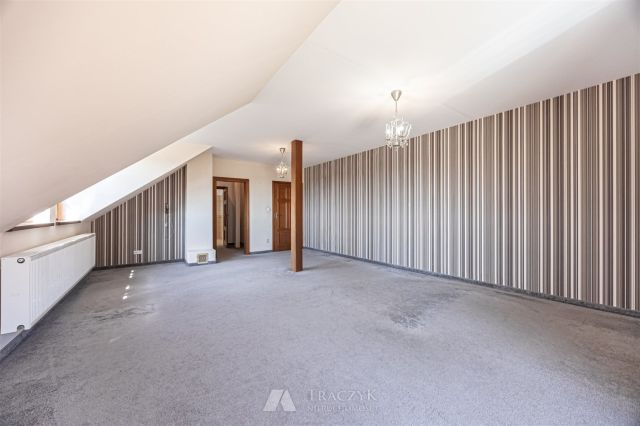 dom wolnostojący, 7 pokoi Mokronos Górny. Zdjęcie 19
