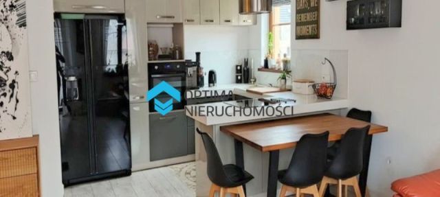 Mieszkanie 4-pokojowe Jelenia Góra Cieplice Śląskie-Zdrój. Zdjęcie 1