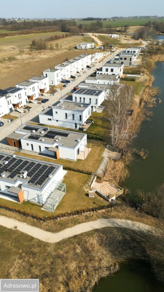 dom szeregowy, 4 pokoje Żernica. Zdjęcie 5