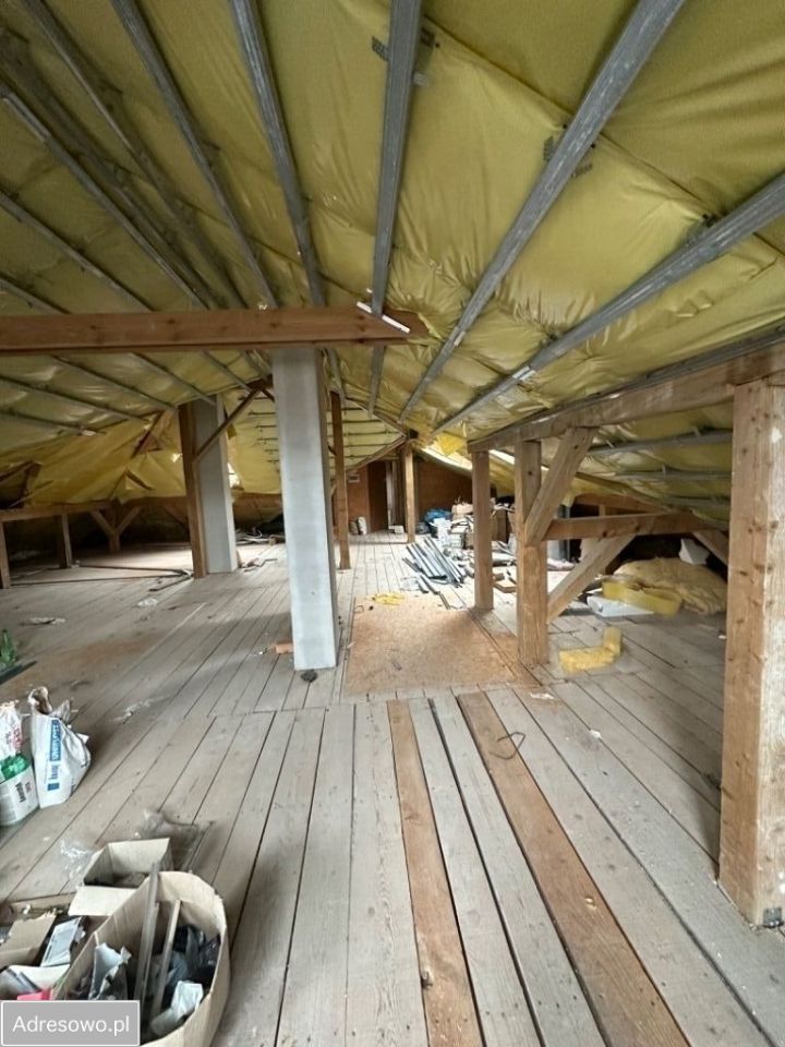 Lokal Ustrzyki Dolne, rynek Rynek. Zdjęcie 6