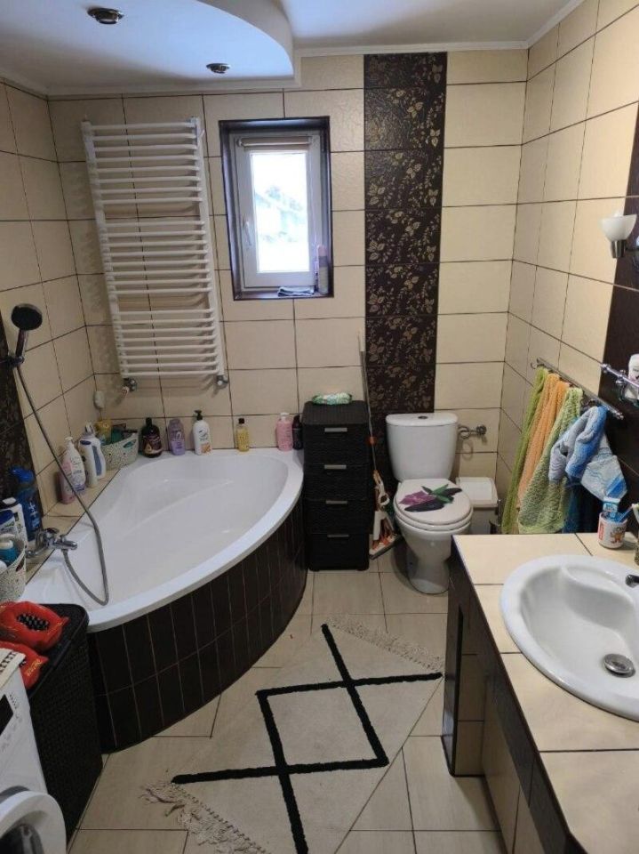 dom wolnostojący, 5 pokoi Laszki Podstaw. Zdjęcie 5