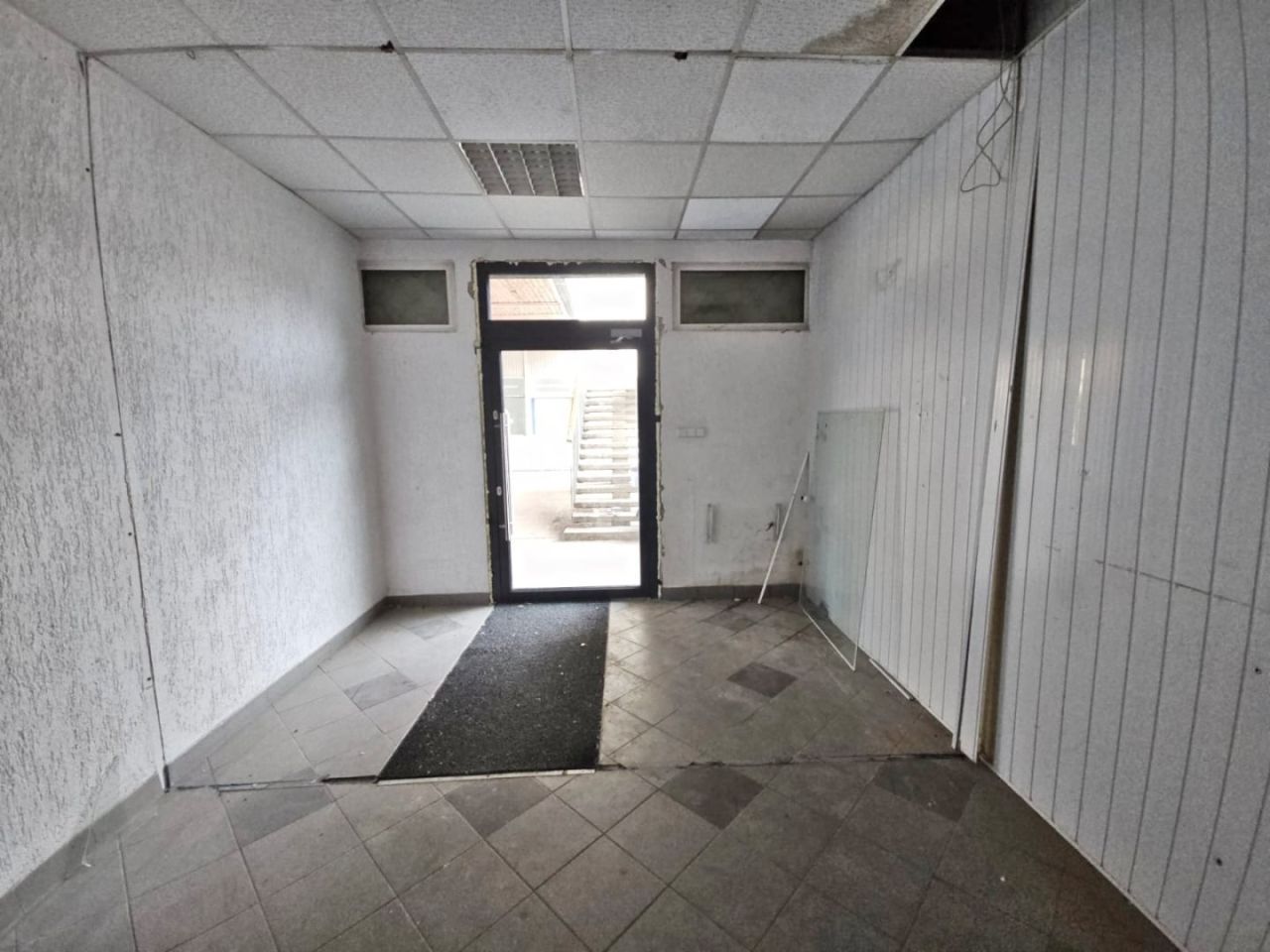 Lokal Jelenia Góra Zabobrze, ul. Krzysztofa Komedy-Trzcińskiego. Zdjęcie 10