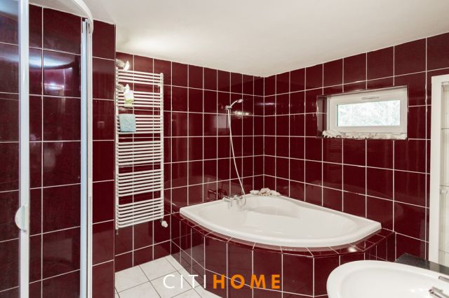 dom wolnostojący, 6 pokoi Łomianki. Zdjęcie 9