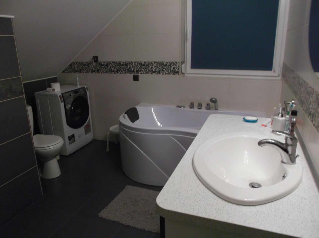 dom wolnostojący, 5 pokoi Famułki Brochowskie. Zdjęcie 2