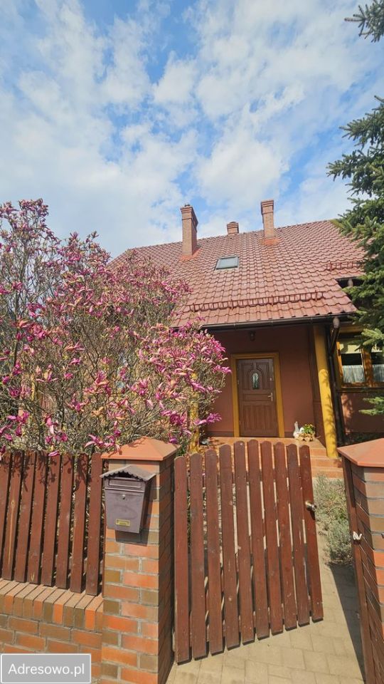 dom wolnostojący, 4 pokoje Legnica. Zdjęcie 2