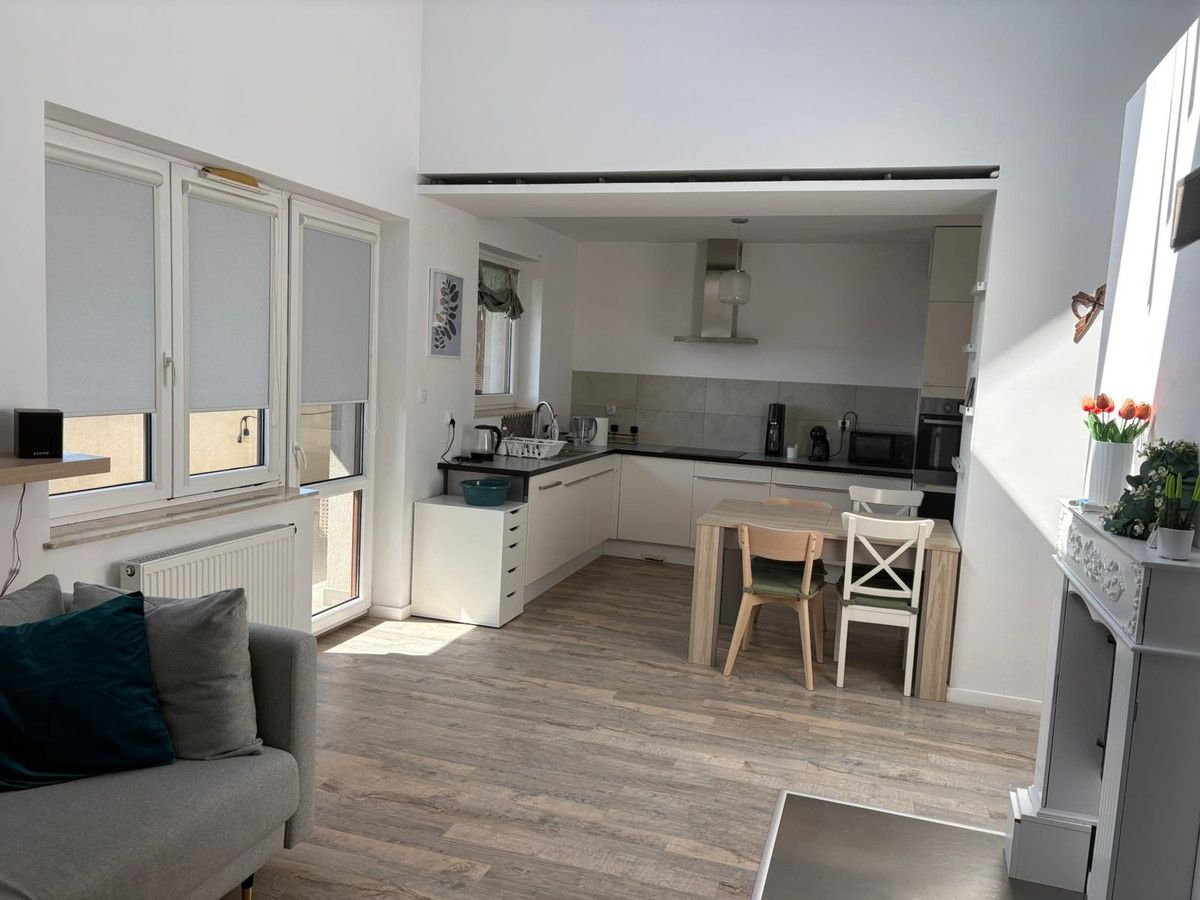 Mieszkanie 4-pokojowe Kielanówka. Zdjęcie 7