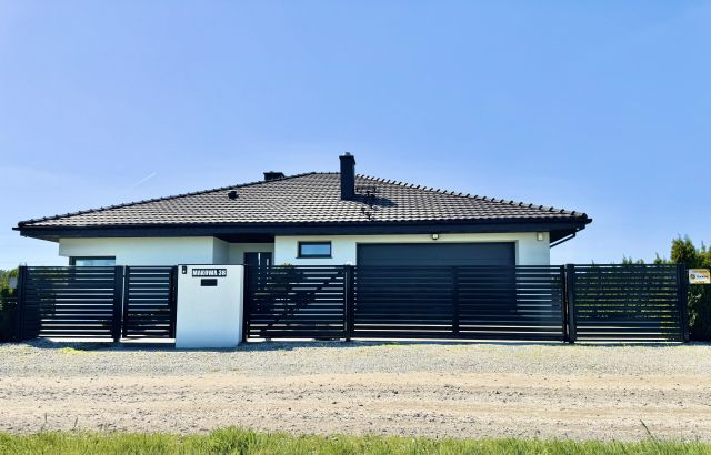 dom wolnostojący, 4 pokoje Kobylice, ul. Makowa. Zdjęcie 1