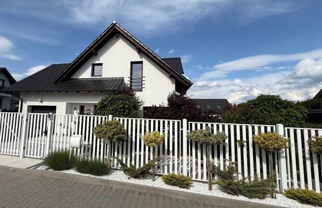 dom wolnostojący, 6 pokoi Zabrze Biskupice, ul. Jerzego Kukuczki. Zdjęcie 1