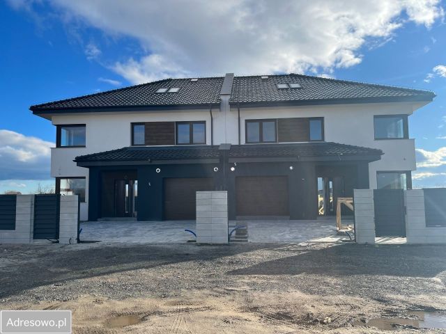 bliźniak, 5 pokoi Legnica. Zdjęcie 1