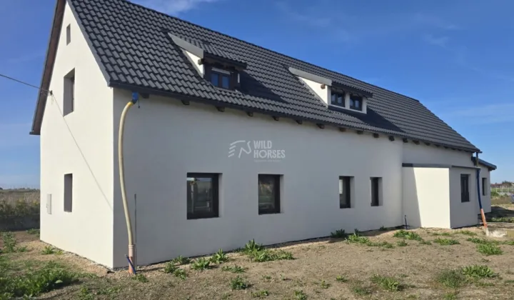dom wolnostojący, 4 pokoje Rogów Sobócki