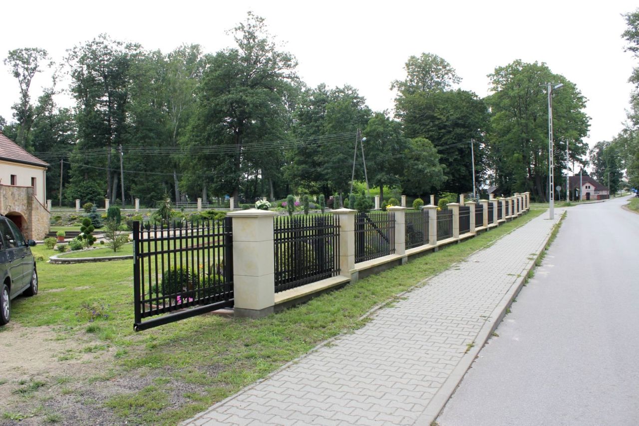 dworek, 11 pokoi Fałków. Zdjęcie 2