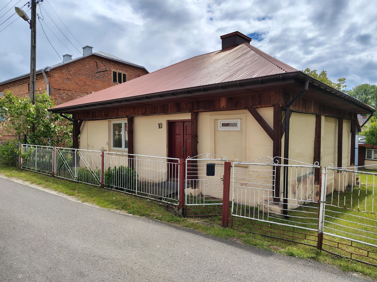 dom wolnostojący, 1 pokój Sieniawa, ul. gen. Władysława Sikorskiego. Zdjęcie 2