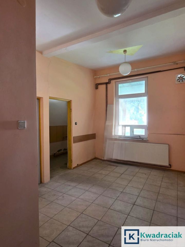 Lokal Zagórz, pl. Obrońców Węzła Zagórskiego. Zdjęcie 11