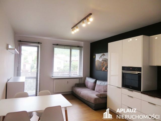 Mieszkanie 3-pokojowe Jelenia Góra. Zdjęcie 2