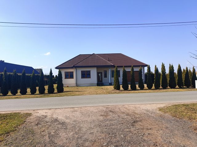 dom wolnostojący, 3 pokoje Bylice. Zdjęcie 1