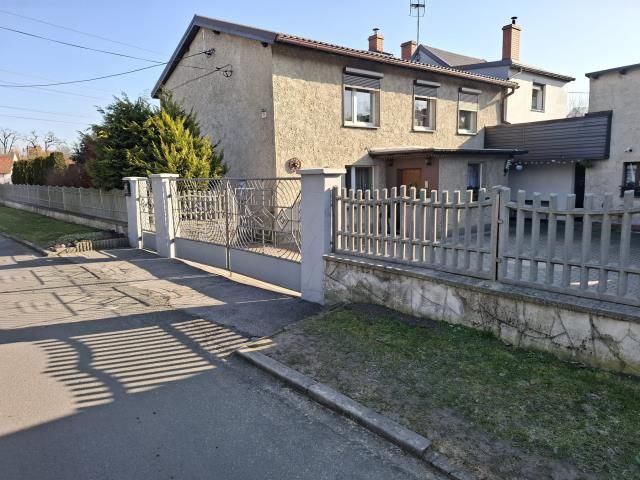 dom wolnostojący, 9 pokoi Toszek Oracze, ul. Oracze. Zdjęcie 1