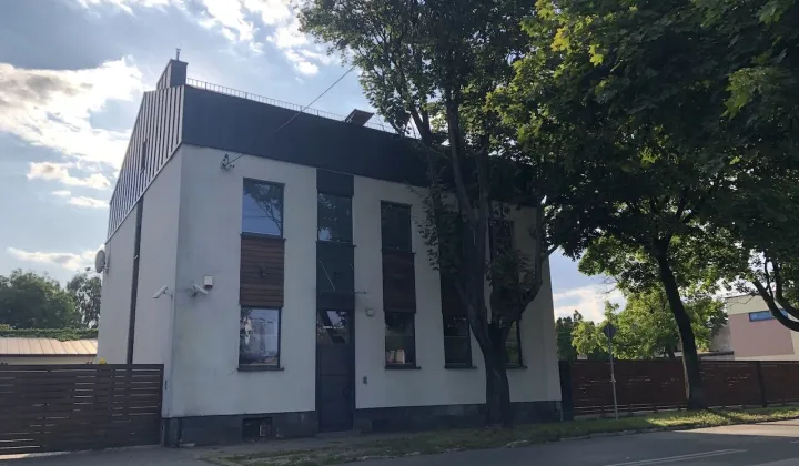 dom wolnostojący, 9 pokoi Częstochowa, ul. Kiedrzyńska
