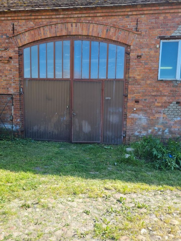 Hala/magazyn Sowiny. Zdjęcie 8