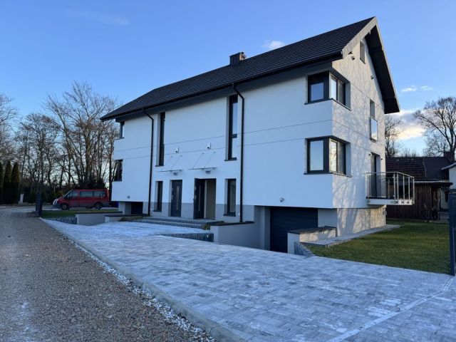 bliźniak Kraków Bieżanów, ul. Strażacka. Zdjęcie 1