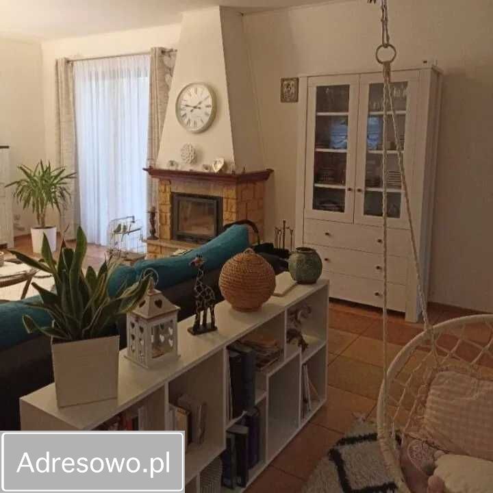 dom wolnostojący, 4 pokoje Borowa Góra. Zdjęcie 3